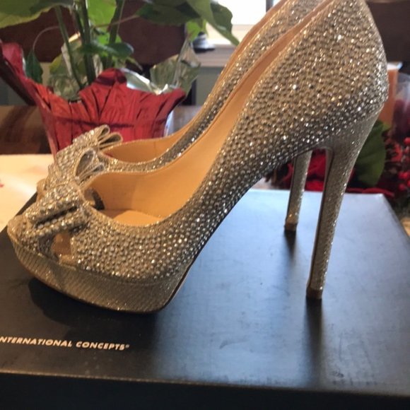 INC Rhinestone Bow Platform Dress Shoe - Picture 7 of 8